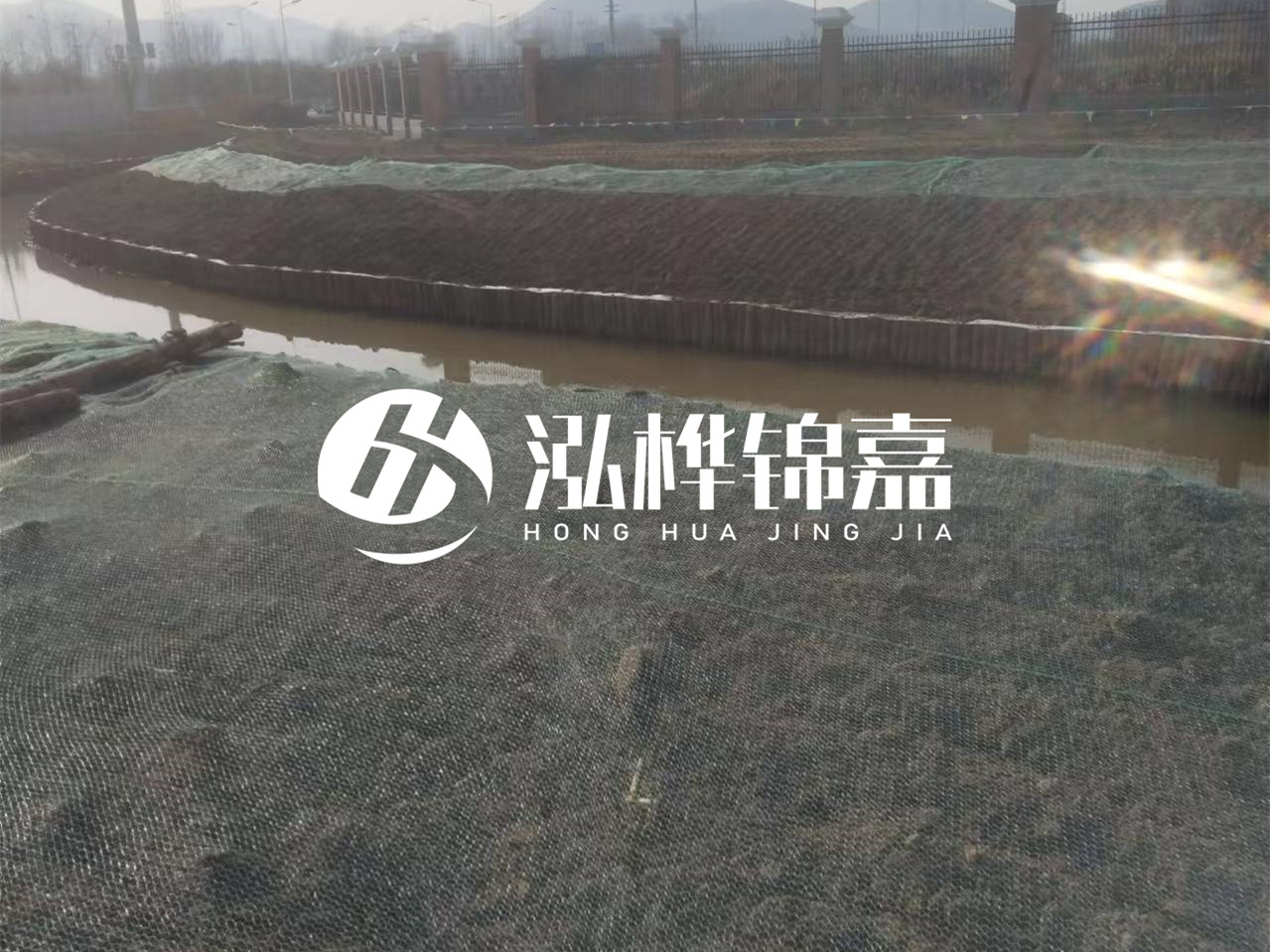 河道木樁打不下去怎么辦？河道打樁木能在水里使用多少年？